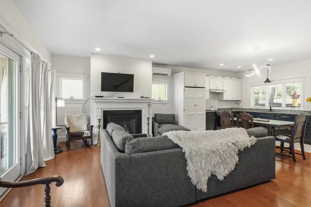 71 Village Way Edgecomb ME 04556