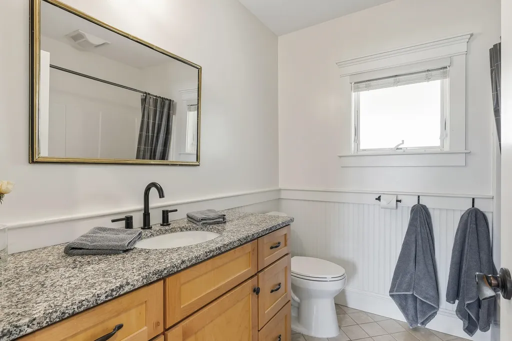 71 Village Way Edgecomb ME 04556