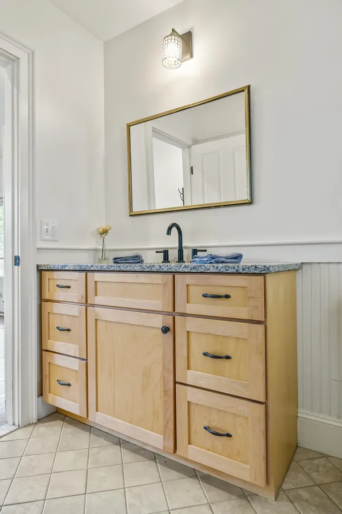 71 Village Way Edgecomb ME 04556