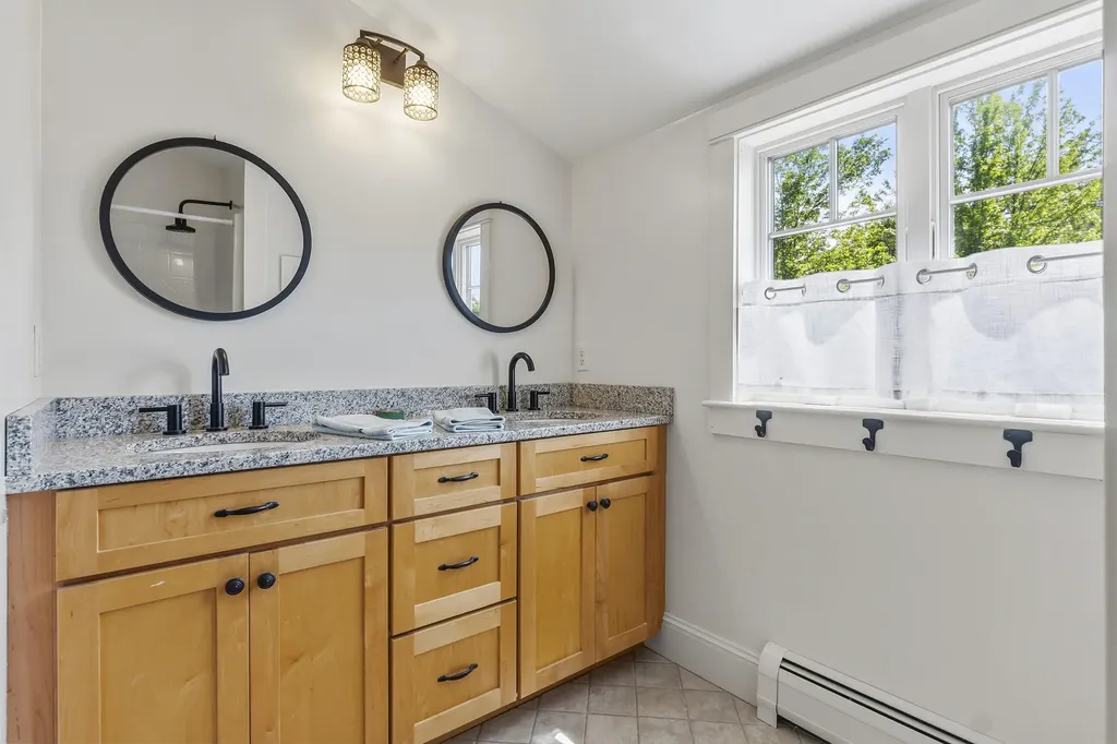 71 Village Way Edgecomb ME 04556