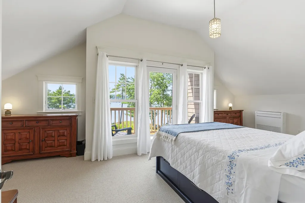 71 Village Way Edgecomb ME 04556