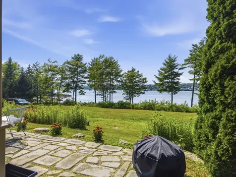 71 Village Way Edgecomb ME 04556