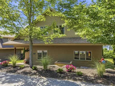 71 Village Way Edgecomb ME 04556