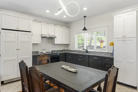 71 Village Way Edgecomb ME 04556