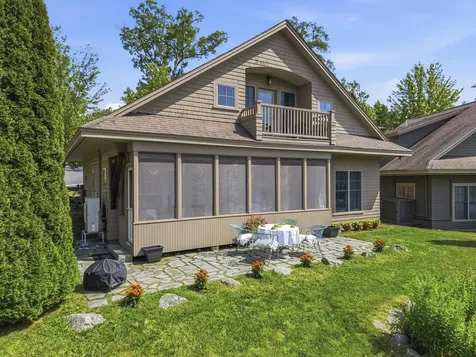 71 Village Way Edgecomb ME 04556