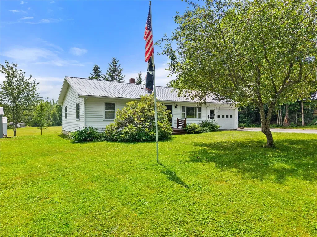4 Birchlawn Drive Lamoine ME 04605