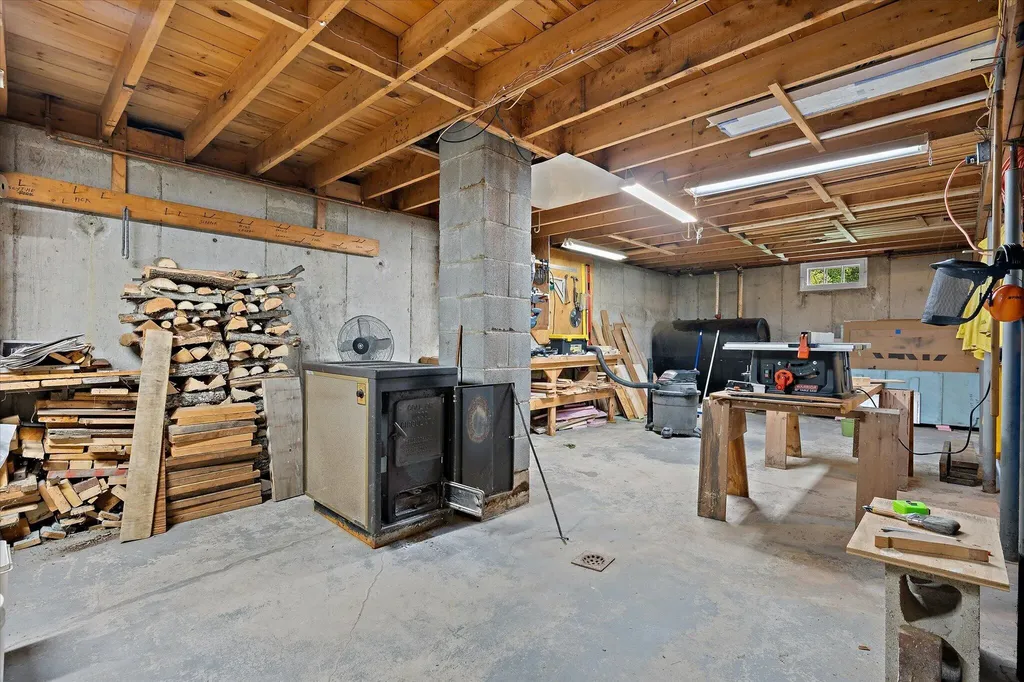 4 Birchlawn Drive Lamoine ME 04605