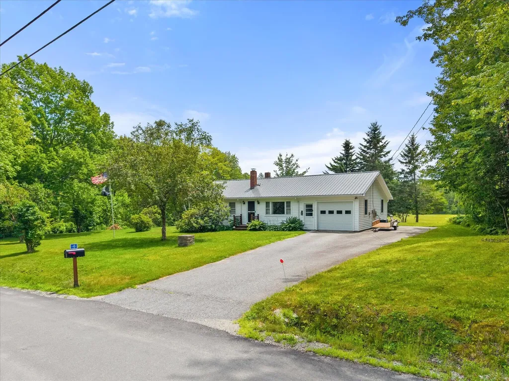 4 Birchlawn Drive Lamoine ME 04605