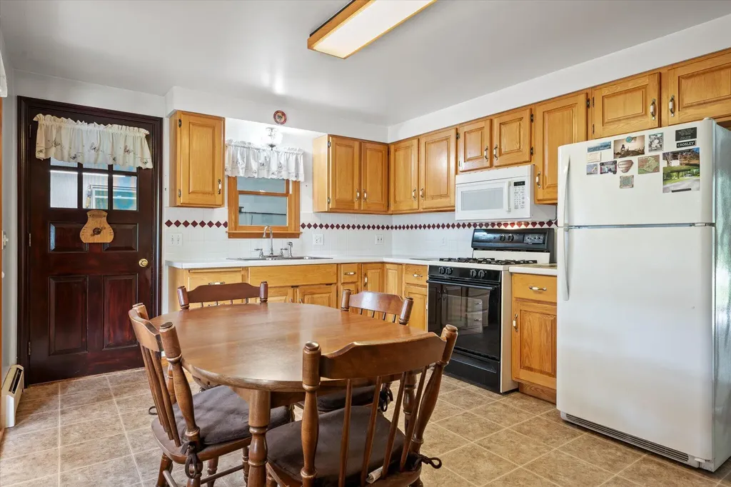 4 Birchlawn Drive Lamoine ME 04605