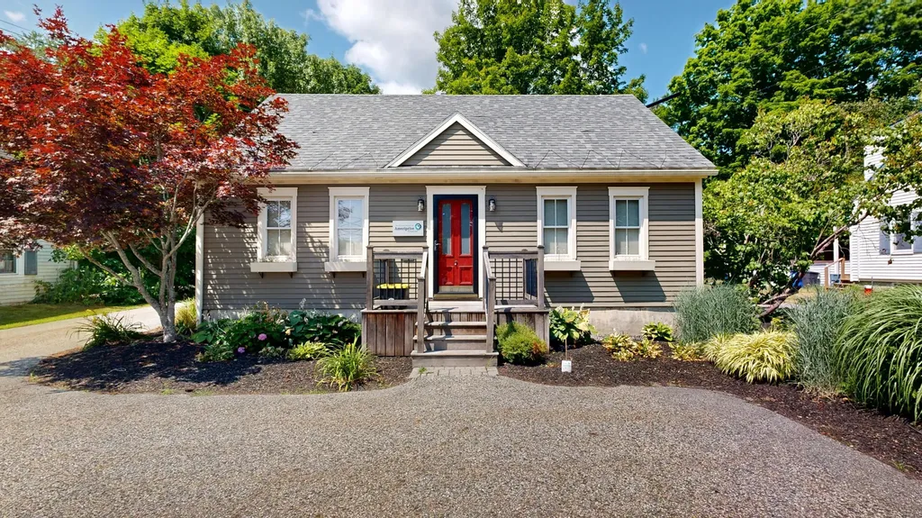 62 Main Street Topsham ME 04086