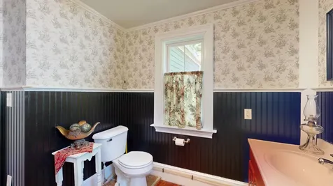 62 Main Street Topsham ME 04086