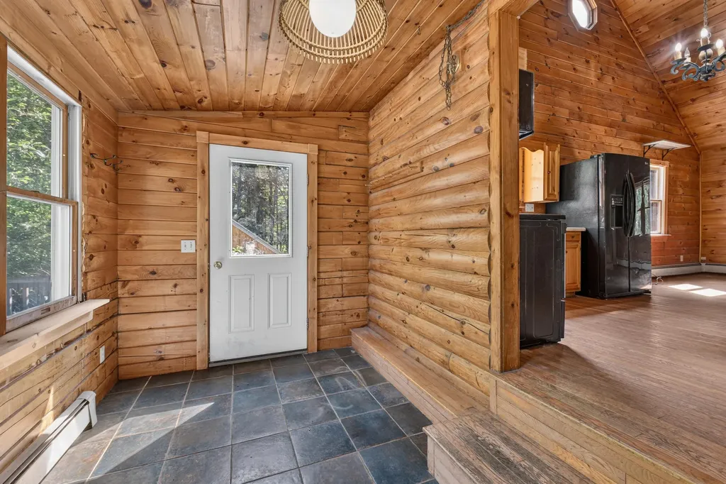140 Hayden Point Road South Thomaston ME 04858