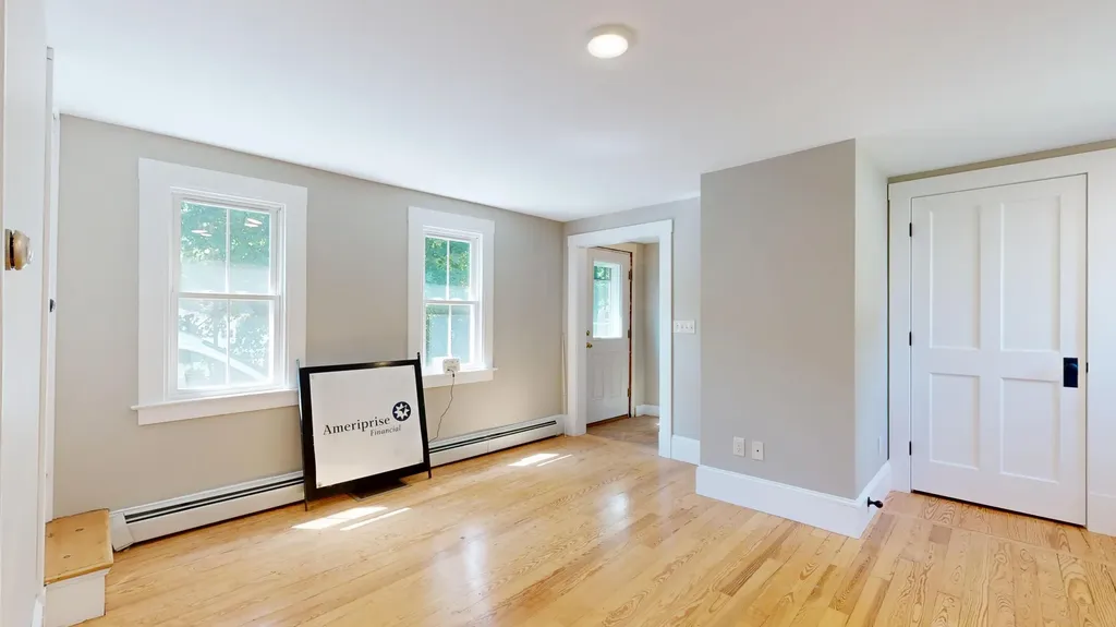 62 Main Street Topsham ME 04086