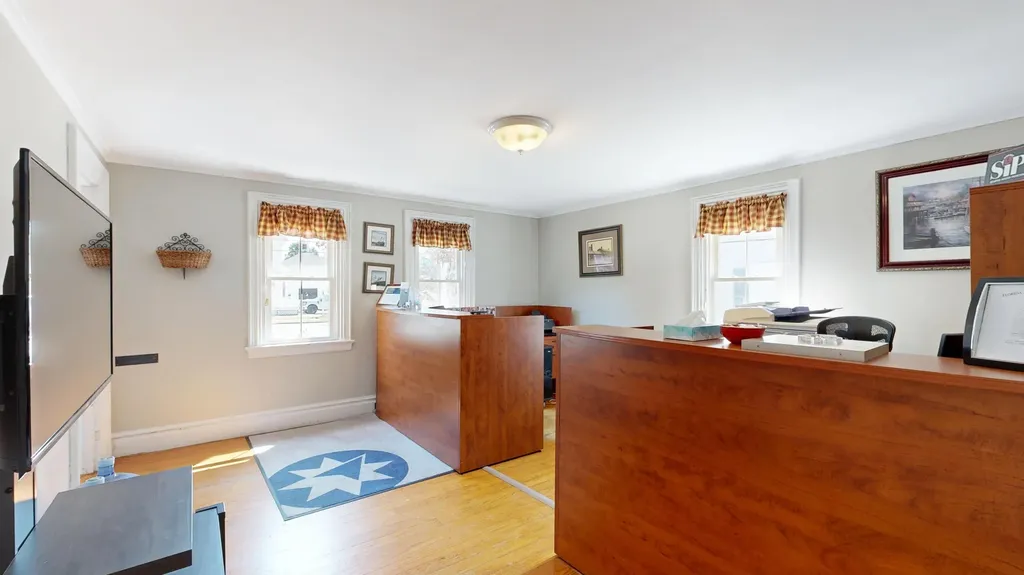 62 Main Street Topsham ME 04086