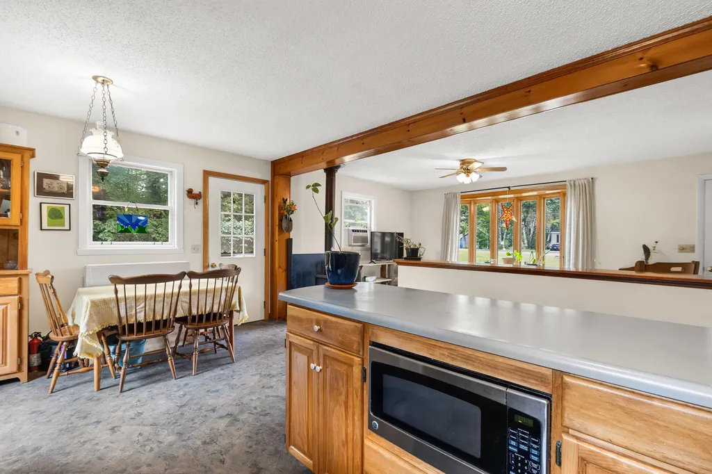 529 Bay Road Bowdoinham ME 04008