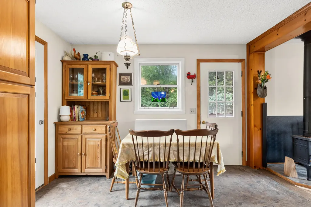 529 Bay Road Bowdoinham ME 04008