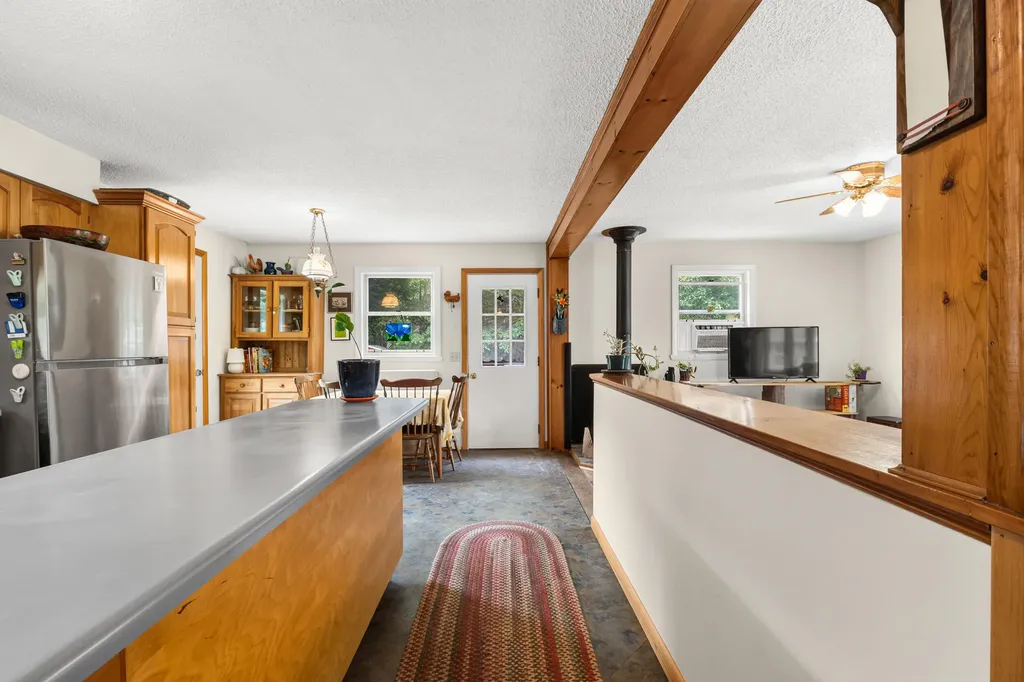 529 Bay Road Bowdoinham ME 04008