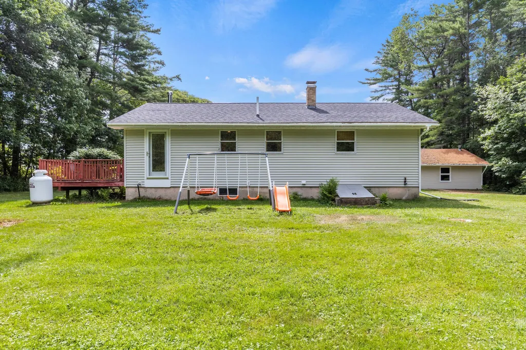 529 Bay Road Bowdoinham ME 04008