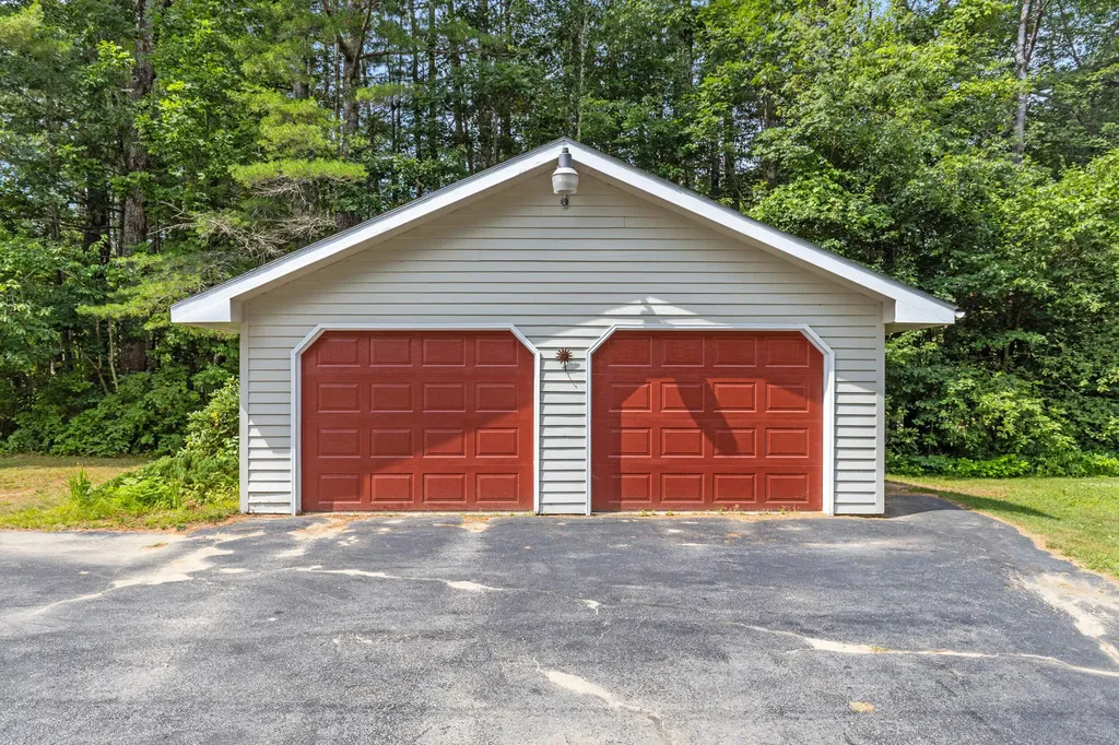 529 Bay Road Bowdoinham ME 04008