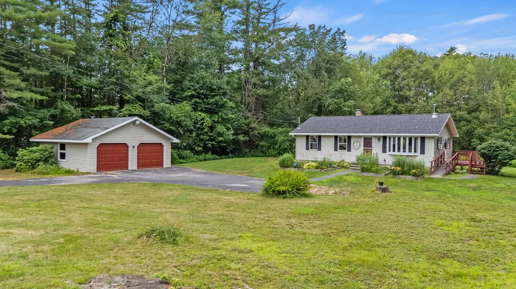 529 Bay Road Bowdoinham ME 04008
