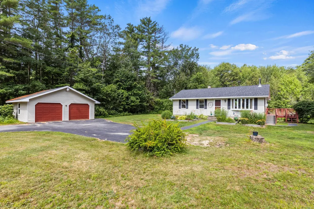 529 Bay Road Bowdoinham ME 04008