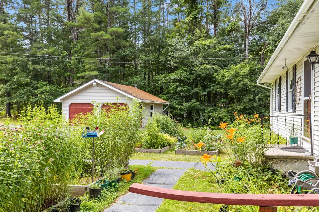 529 Bay Road Bowdoinham ME 04008