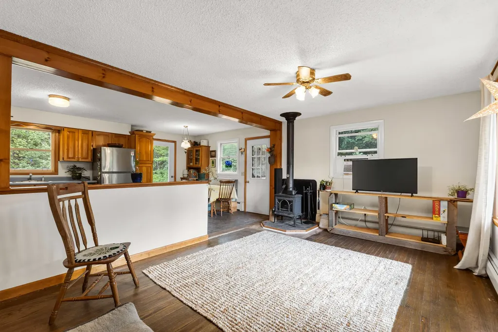 529 Bay Road Bowdoinham ME 04008