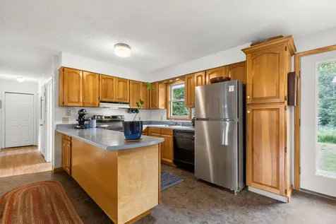 529 Bay Road Bowdoinham ME 04008