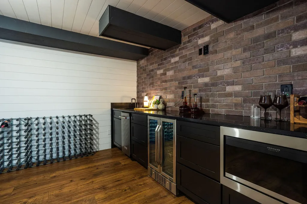 337 Pine Hill Road York ME 03902