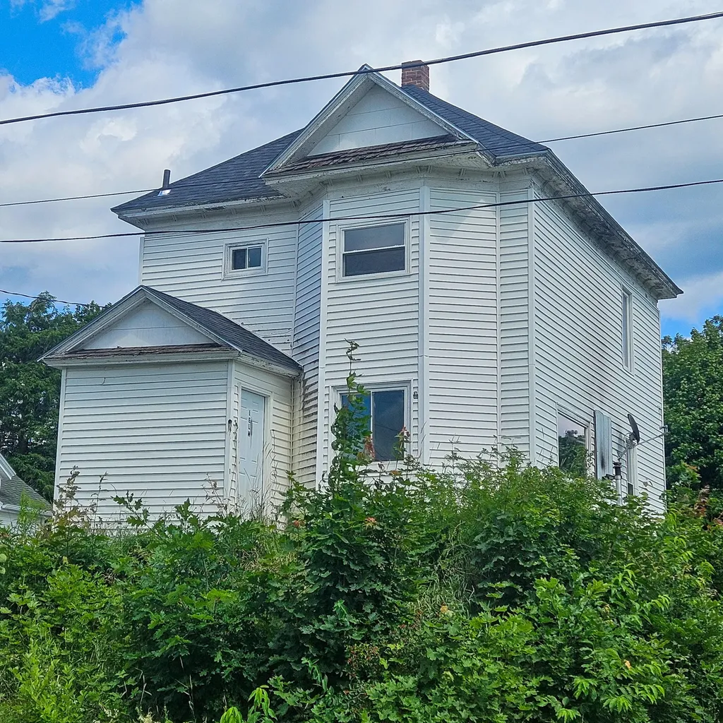 1 Elm Street East Millinocket ME 04430