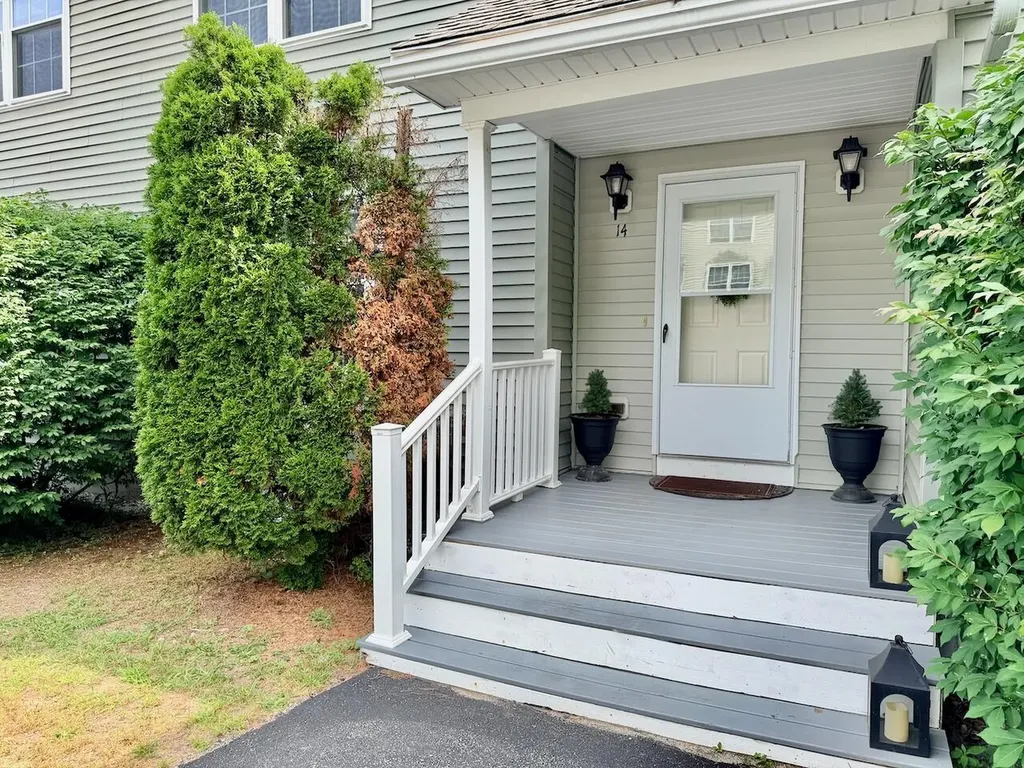 14 Ledges Court Lewiston ME 04240