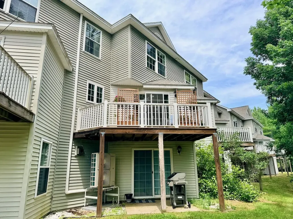 14 Ledges Court Lewiston ME 04240