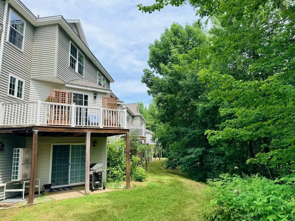 14 Ledges Court Lewiston ME 04240