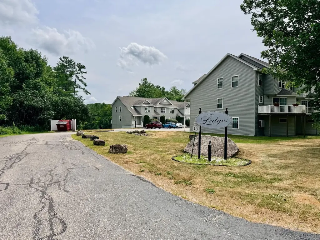 14 Ledges Court Lewiston ME 04240
