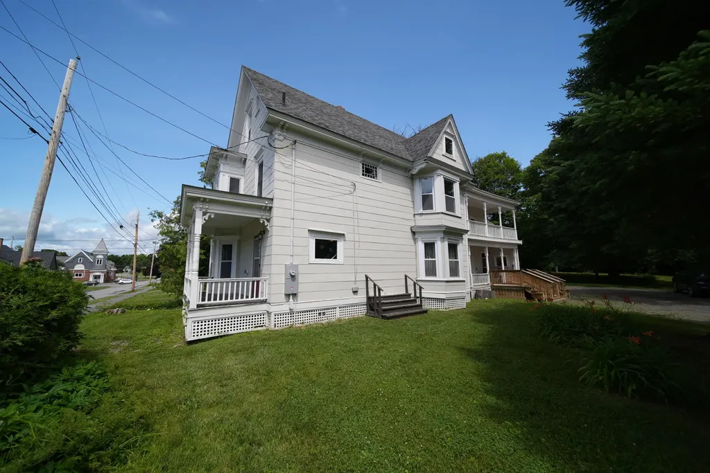10 Kelleran Street Houlton ME 04730
