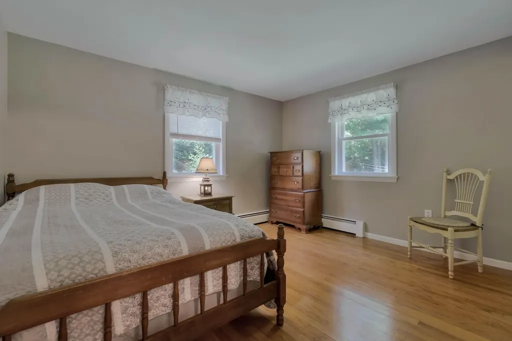19 Crystal Lane Cumberland ME 04021