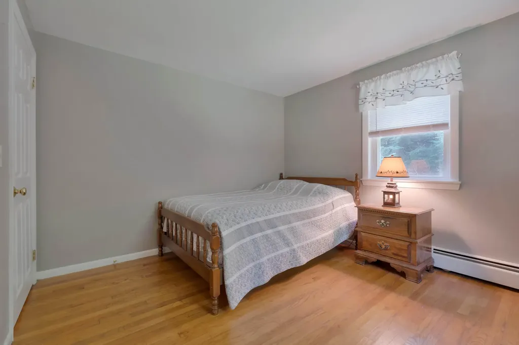 19 Crystal Lane Cumberland ME 04021