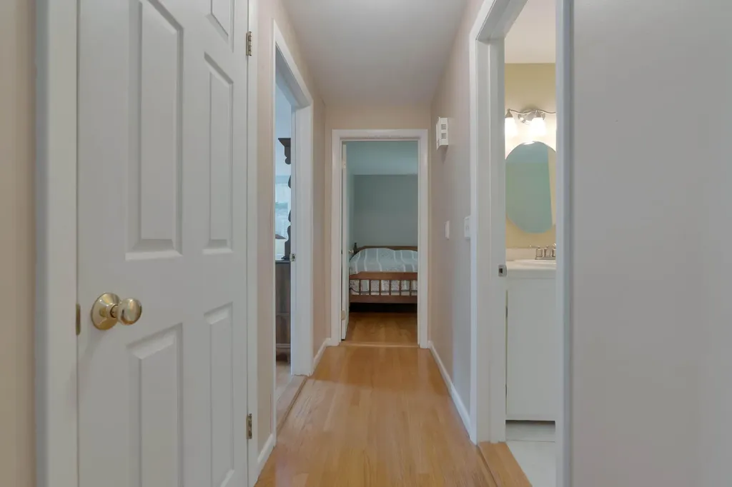 19 Crystal Lane Cumberland ME 04021