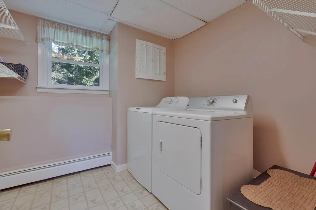 19 Crystal Lane Cumberland ME 04021