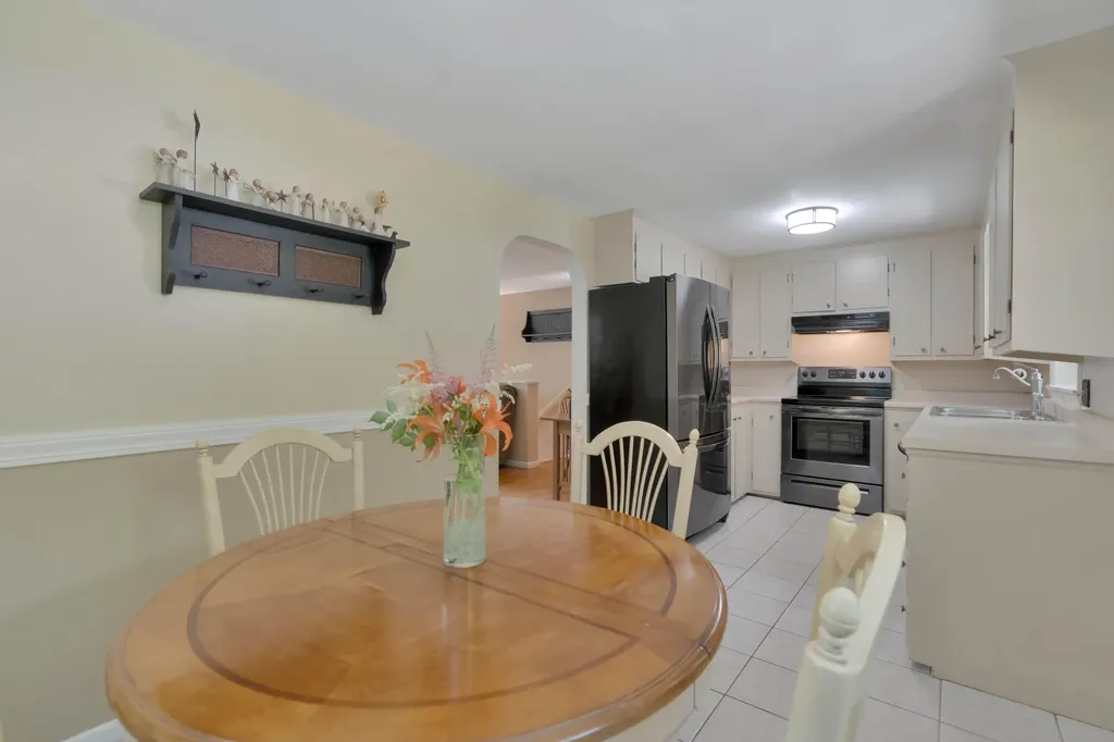 19 Crystal Lane Cumberland ME 04021