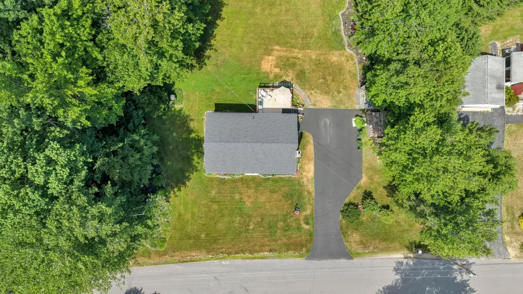 19 Crystal Lane Cumberland ME 04021