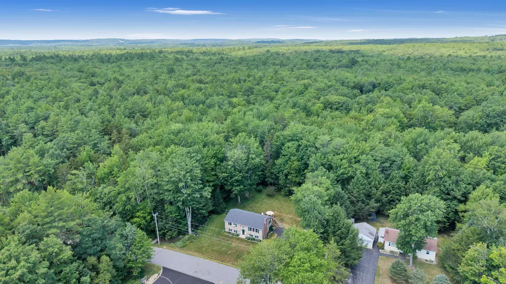 19 Crystal Lane Cumberland ME 04021