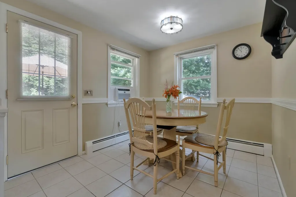 19 Crystal Lane Cumberland ME 04021