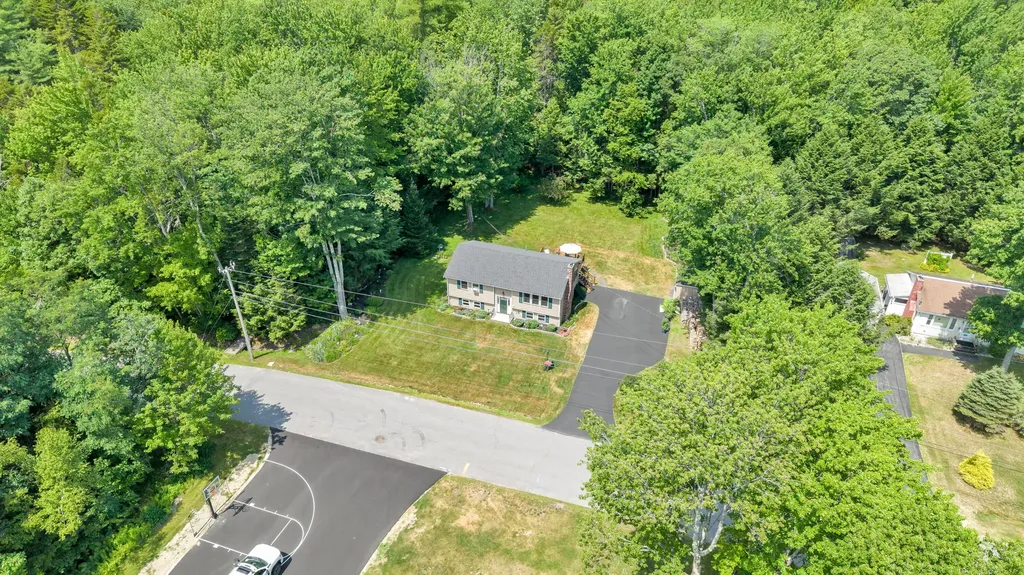 19 Crystal Lane Cumberland ME 04021