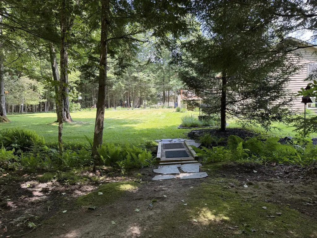 19 Crystal Lane Cumberland ME 04021