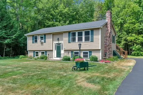 19 Crystal Lane Cumberland ME 04021