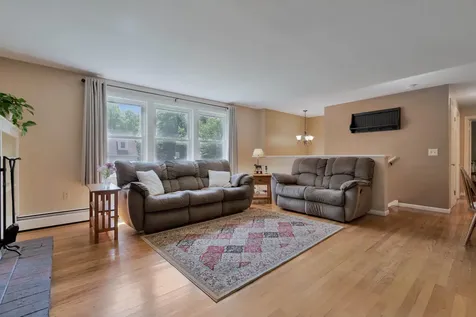 19 Crystal Lane Cumberland ME 04021