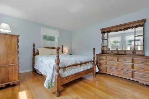 19 Crystal Lane Cumberland ME 04021