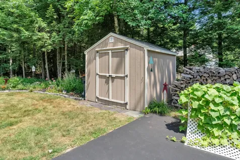 19 Crystal Lane Cumberland ME 04021