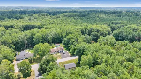 19 Crystal Lane Cumberland ME 04021